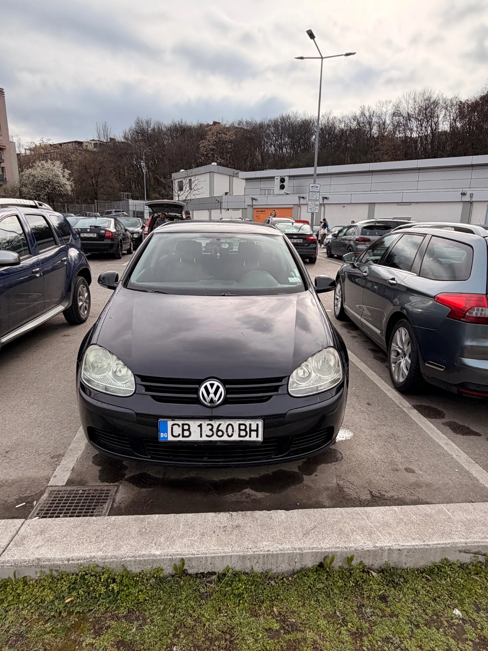 VW Golf V, снимка 5 - Автомобили и джипове - 54379271