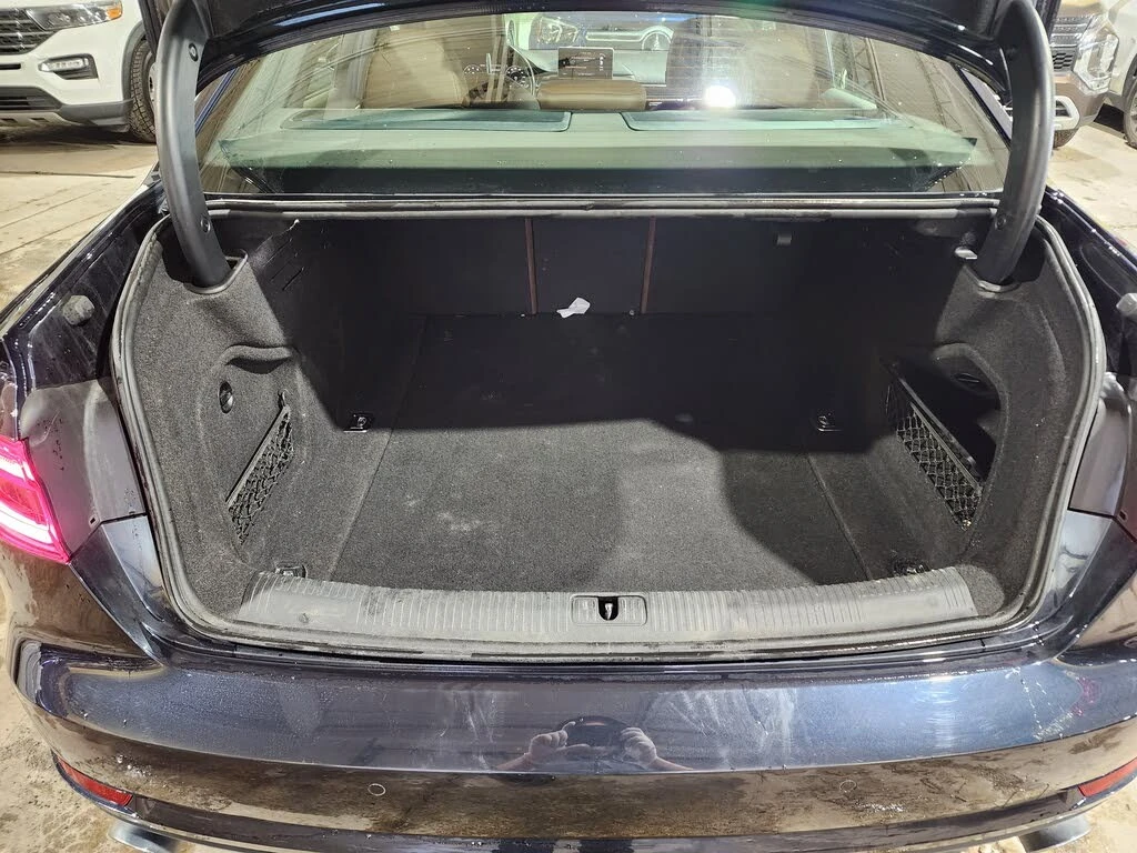 Audi A4 Bang&Olufsen * HeadUp *  AвтоКредит * (ЦЕНА ДО БГ), снимка 7 - Автомобили и джипове - 54427299