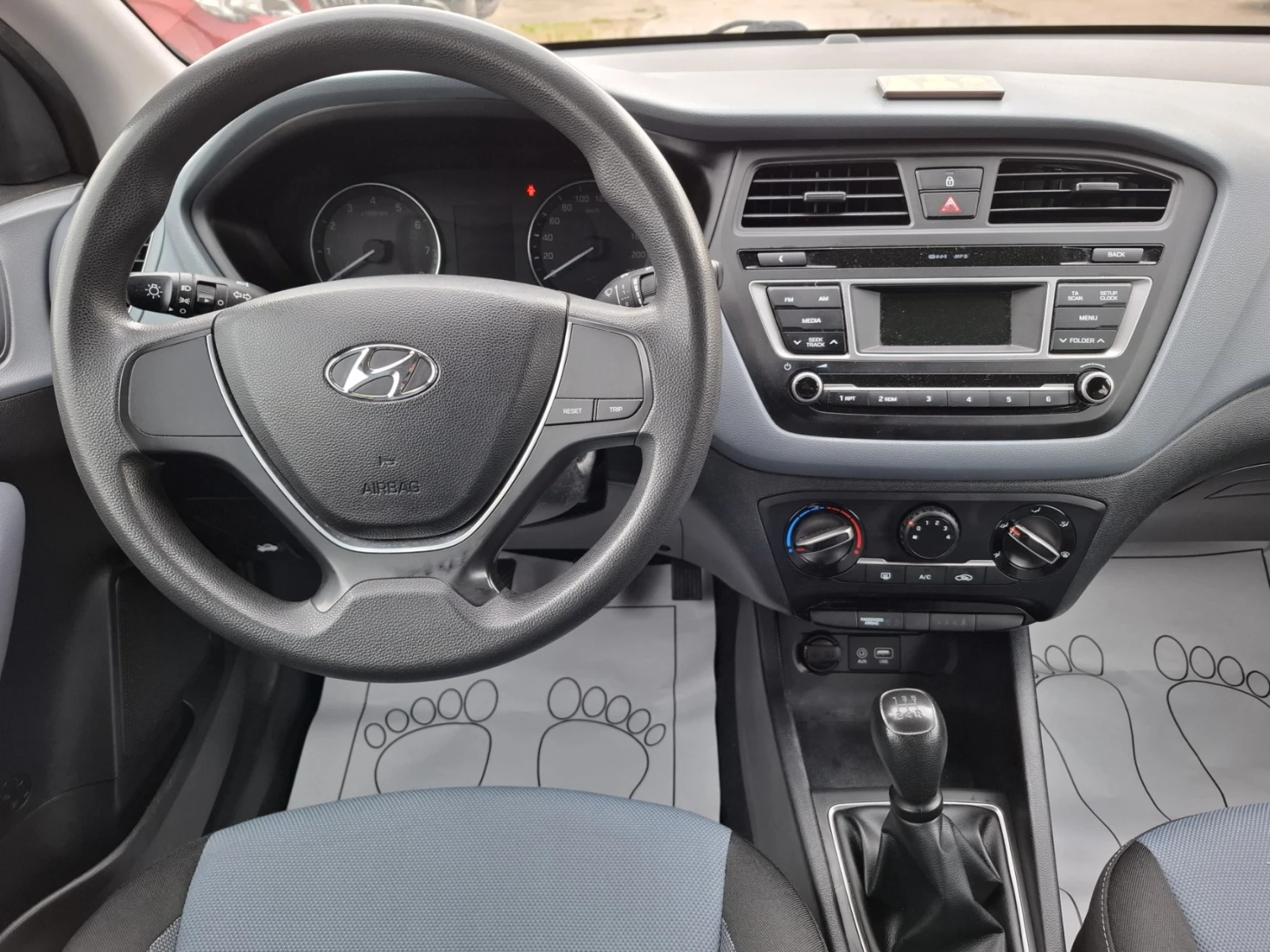 Hyundai I20 1.2 EURO6 , снимка 8 - Автомобили и джипове - 54638174