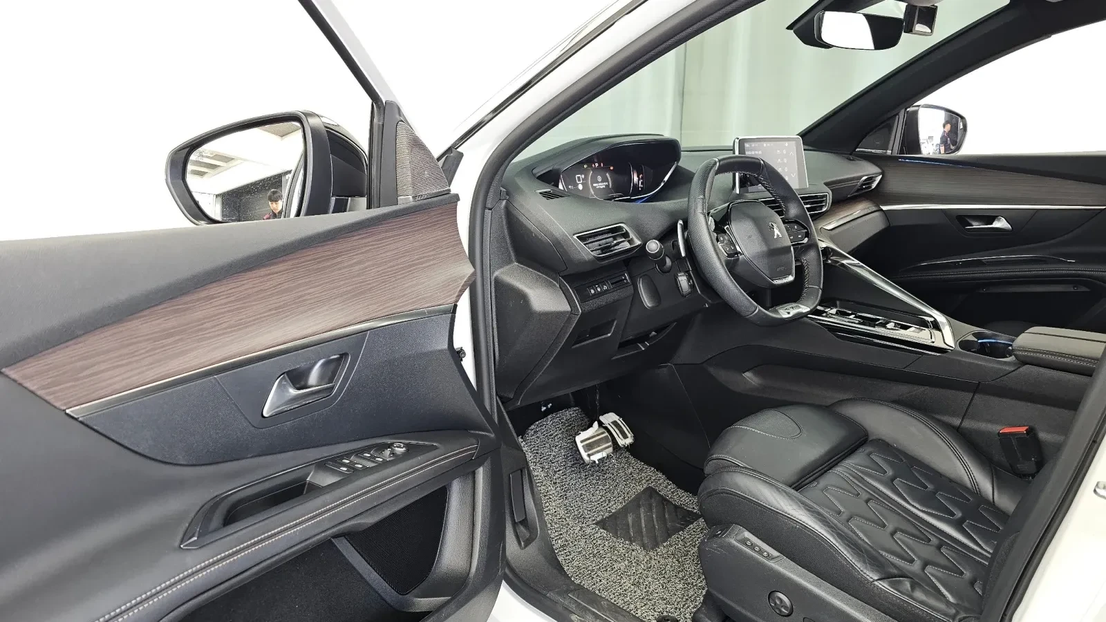 Peugeot 3008, снимка 5 - Автомобили и джипове - 54864120
