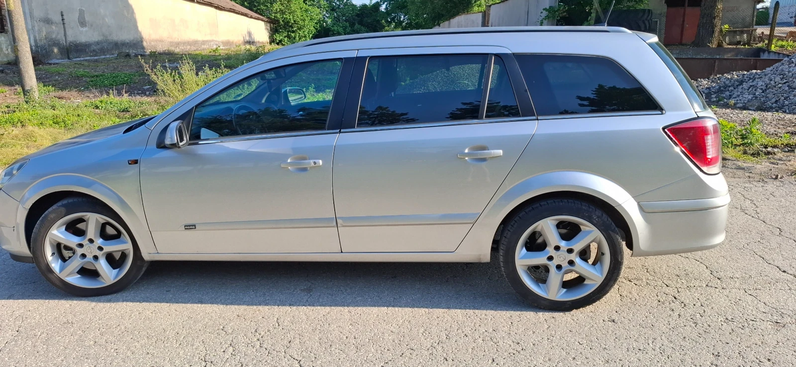 Opel Astra 1.9 cdti, снимка 3 - Автомобили и джипове - 54900328