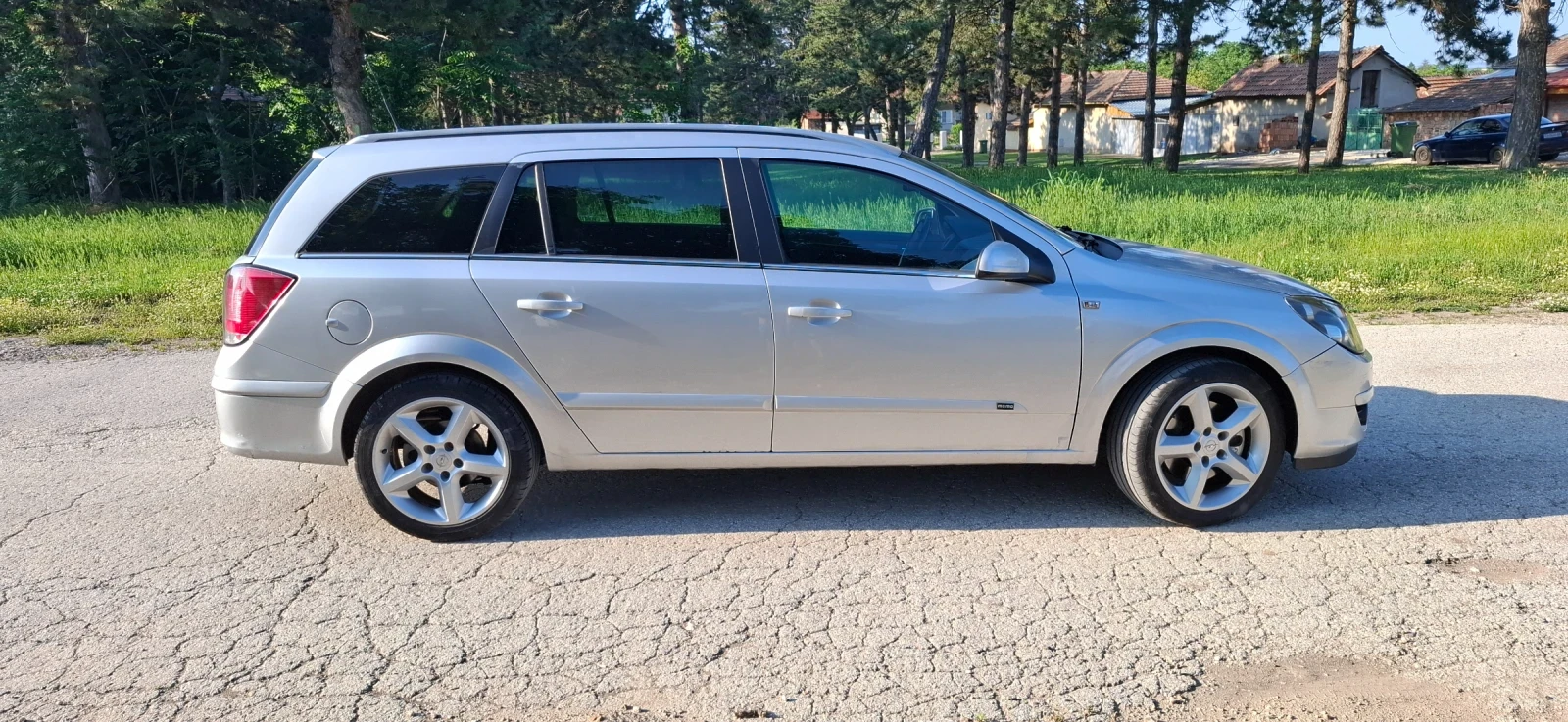 Opel Astra 1.9 cdti, снимка 6 - Автомобили и джипове - 54900328