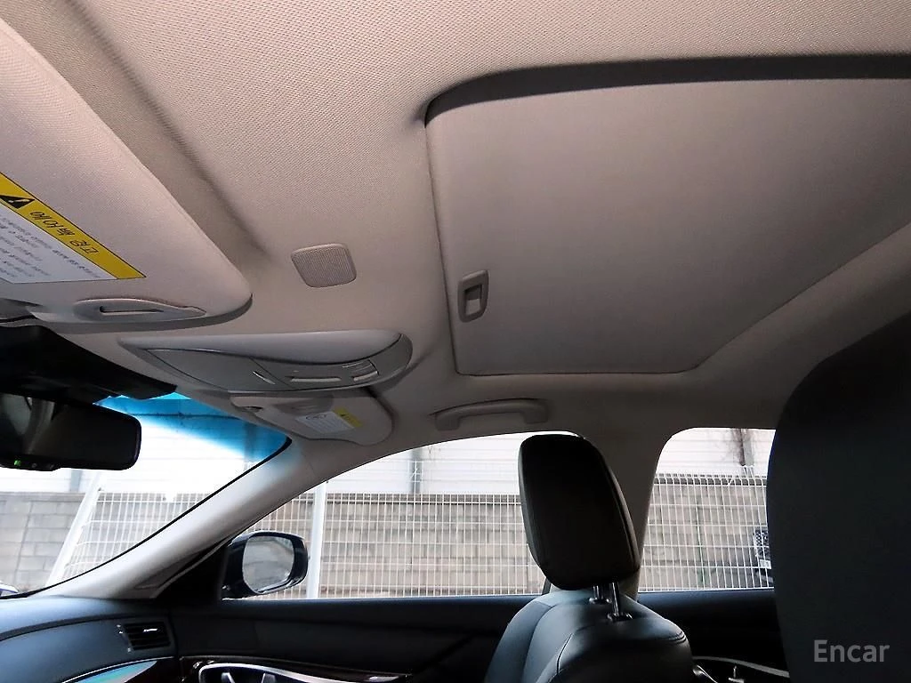 Infiniti Q70 3.7* V6, снимка 14 - Автомобили и джипове - 54964748