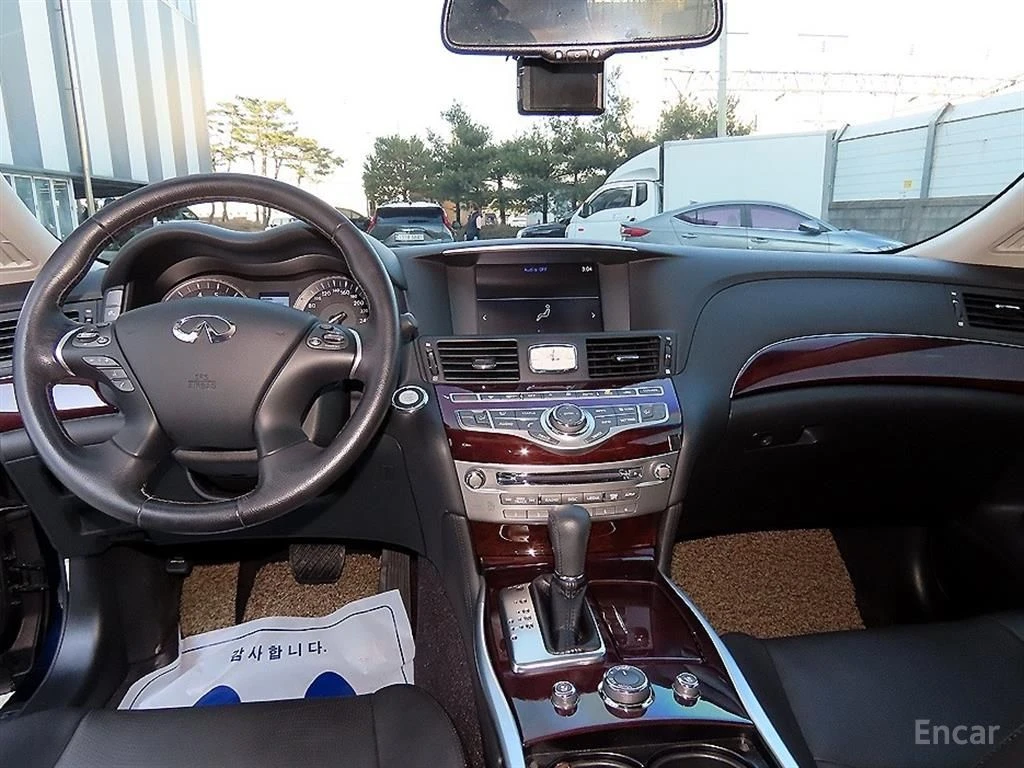 Infiniti Q70 3.7* V6, снимка 6 - Автомобили и джипове - 54964748