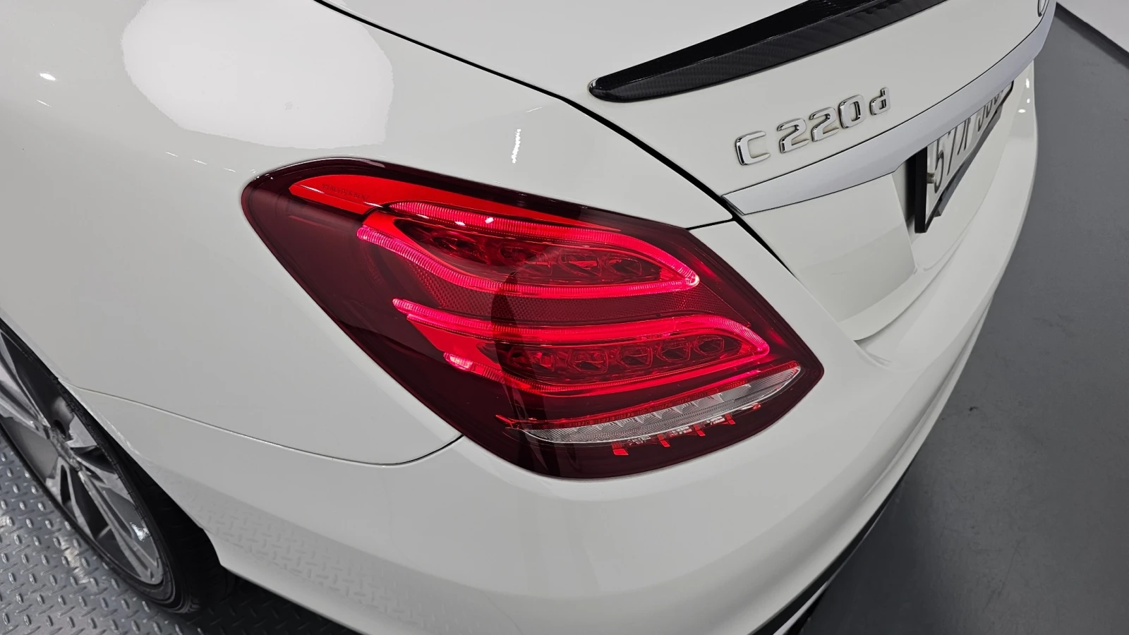 Mercedes-Benz C 220, снимка 8 - Автомобили и джипове - 54968387