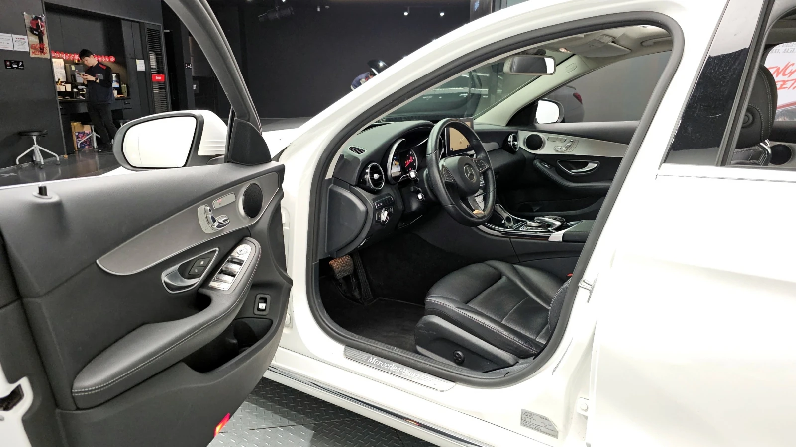 Mercedes-Benz C 220, снимка 12 - Автомобили и джипове - 54968387