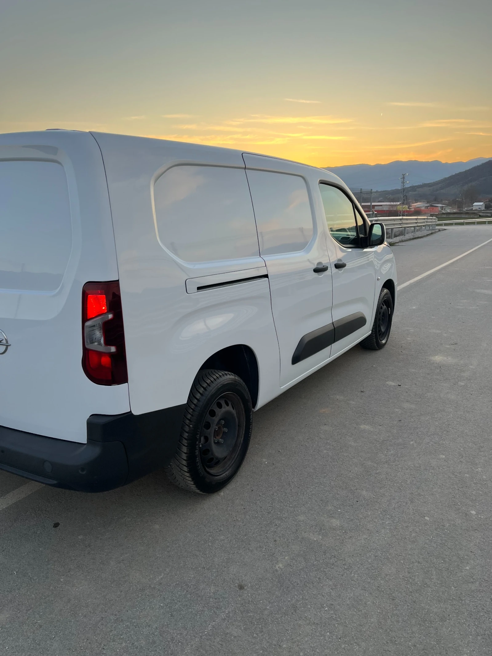 Opel Combo 1.5, снимка 5 - Автомобили и джипове - 55142622
