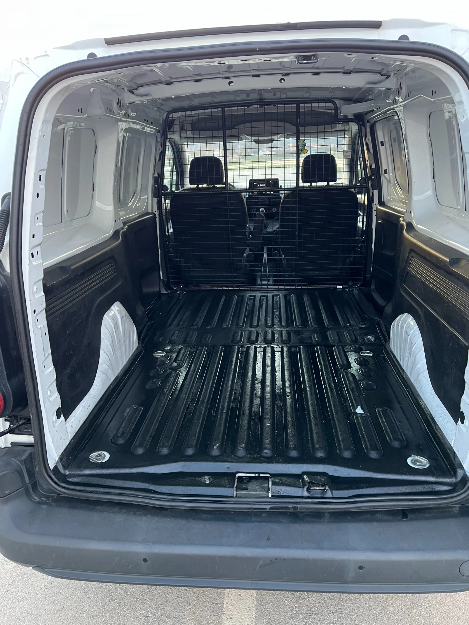 Opel Combo 1.5, снимка 6 - Автомобили и джипове - 55142622