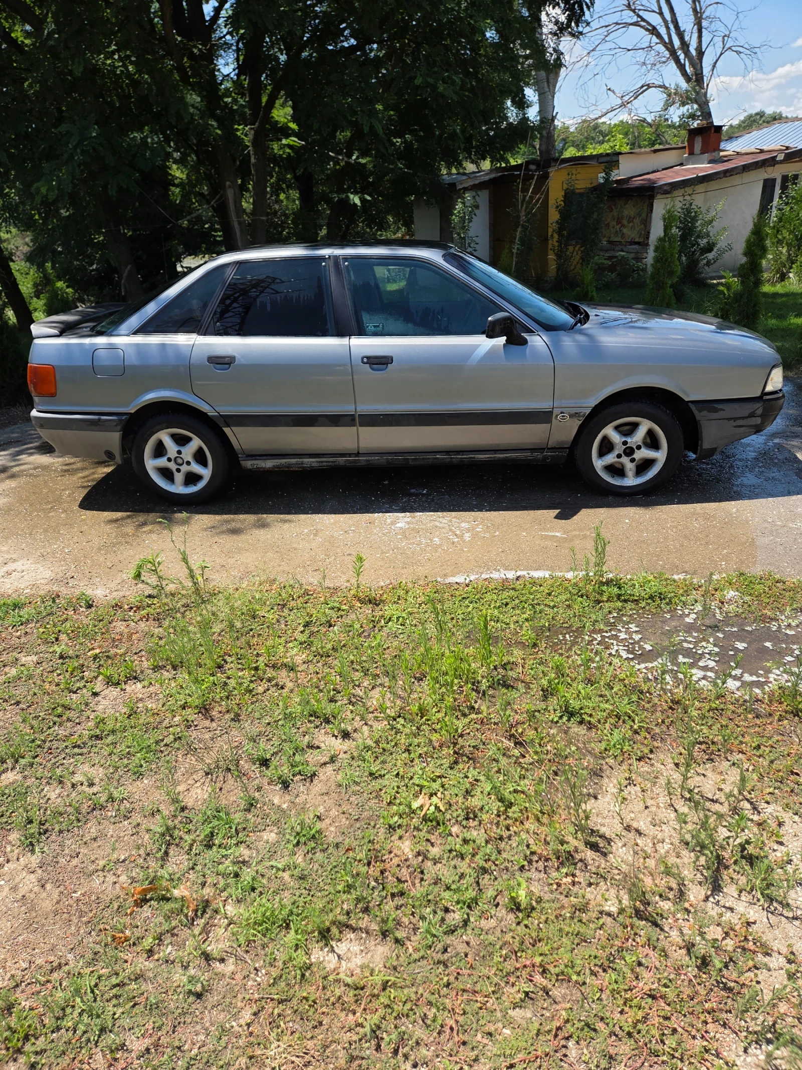 Audi 80 1.8 газ, снимка 5 - Автомобили и джипове - 55161538