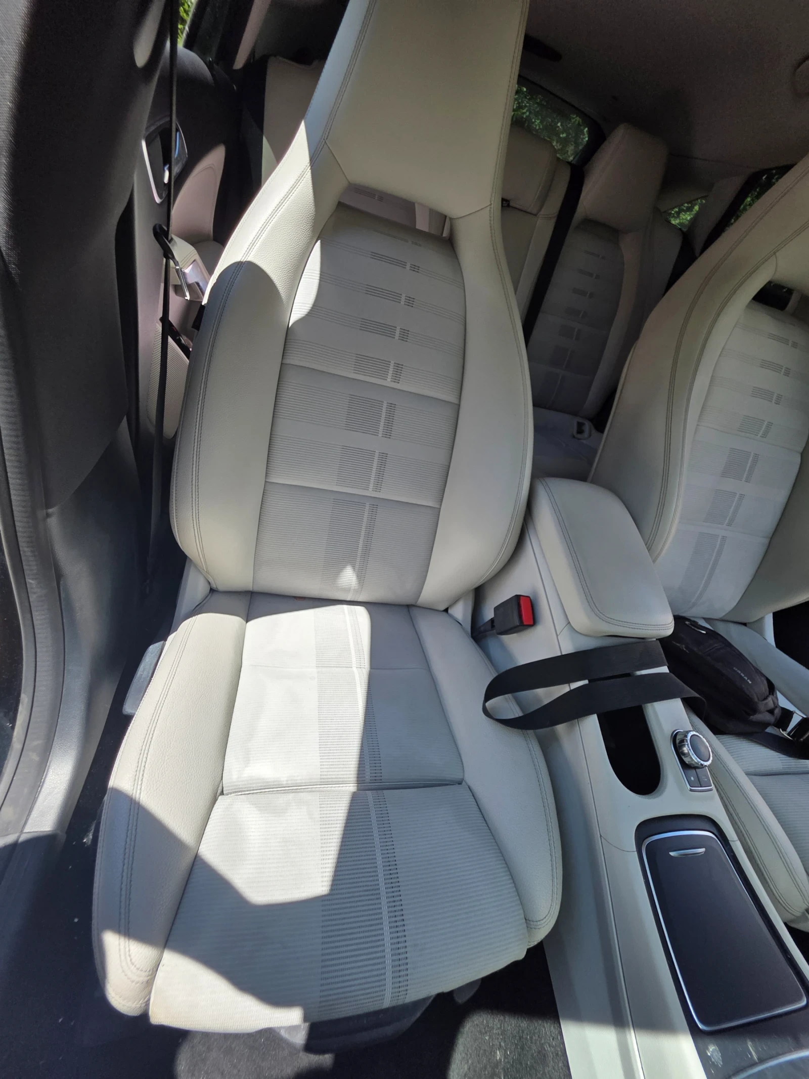 Mercedes-Benz CLA 180, снимка 6 - Автомобили и джипове - 55162567