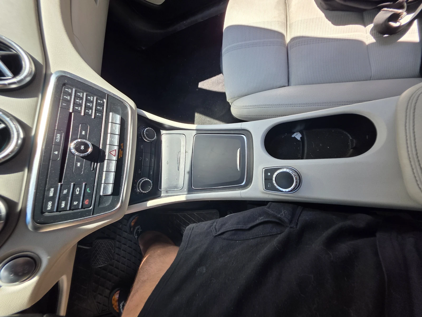 Mercedes-Benz CLA 180, снимка 10 - Автомобили и джипове - 55162567