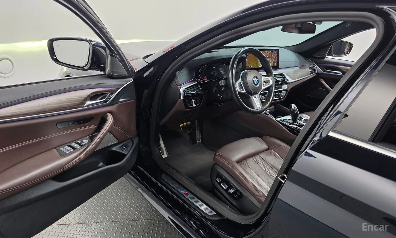 BMW 530 M* SPORT* HARMON* KARDON* ОБДУХВАНЕ* ДИСТРОНИК* ХЕ, снимка 6 - Автомобили и джипове - 55960035