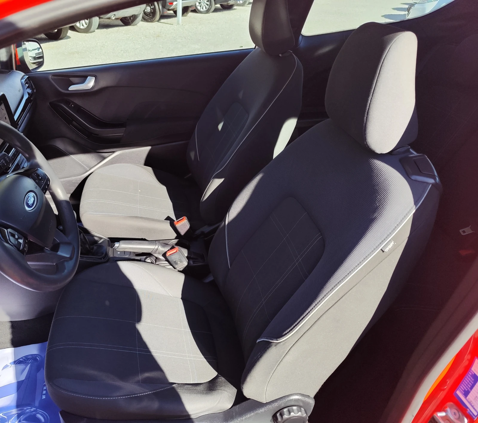 Ford Fiesta 1.1i* EURO6B* LANE ASSIST.* Klima* , снимка 7 - Автомобили и джипове - 55974789