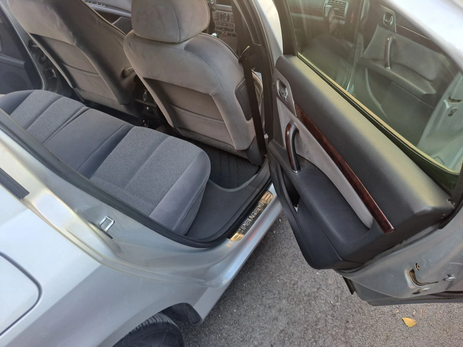 Peugeot 407 2.0 HDi, снимка 12 - Автомобили и джипове - 56350091