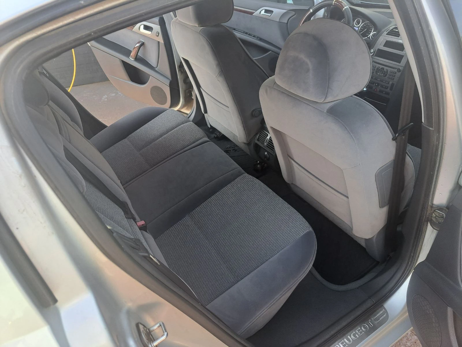 Peugeot 407 2.0 HDi, снимка 13 - Автомобили и джипове - 56350091