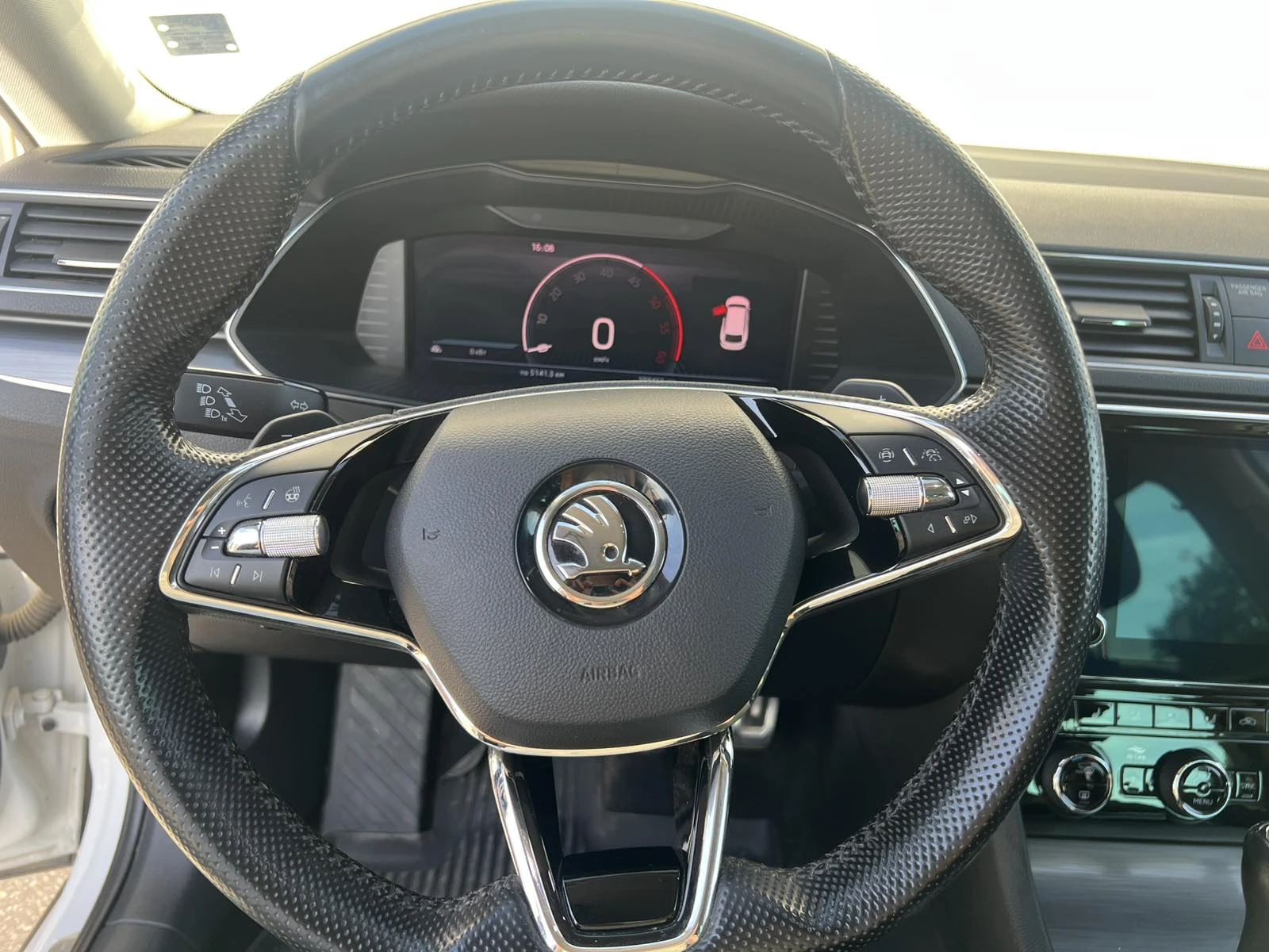 Skoda Superb SCOUT 4x4, снимка 8 - Автомобили и джипове - 56598724