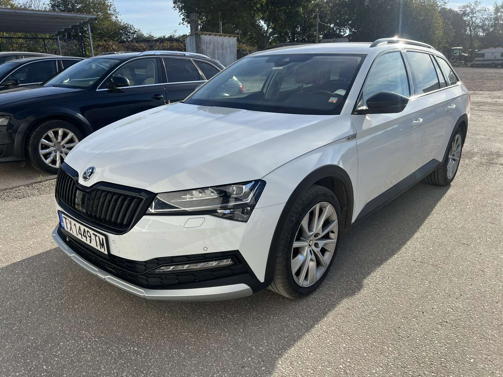 Skoda Superb SCOUT 4x4, снимка 2 - Автомобили и джипове - 56598724