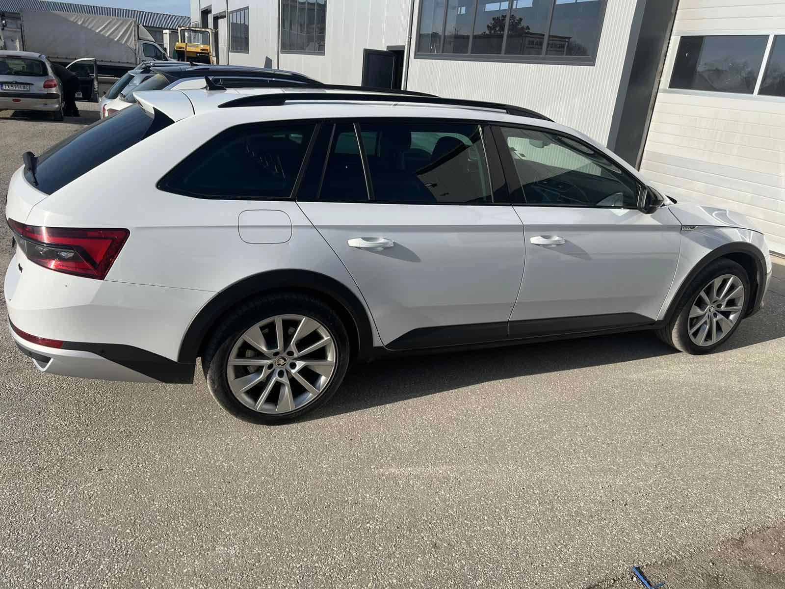 Skoda Superb SCOUT 4x4, снимка 5 - Автомобили и джипове - 56598724