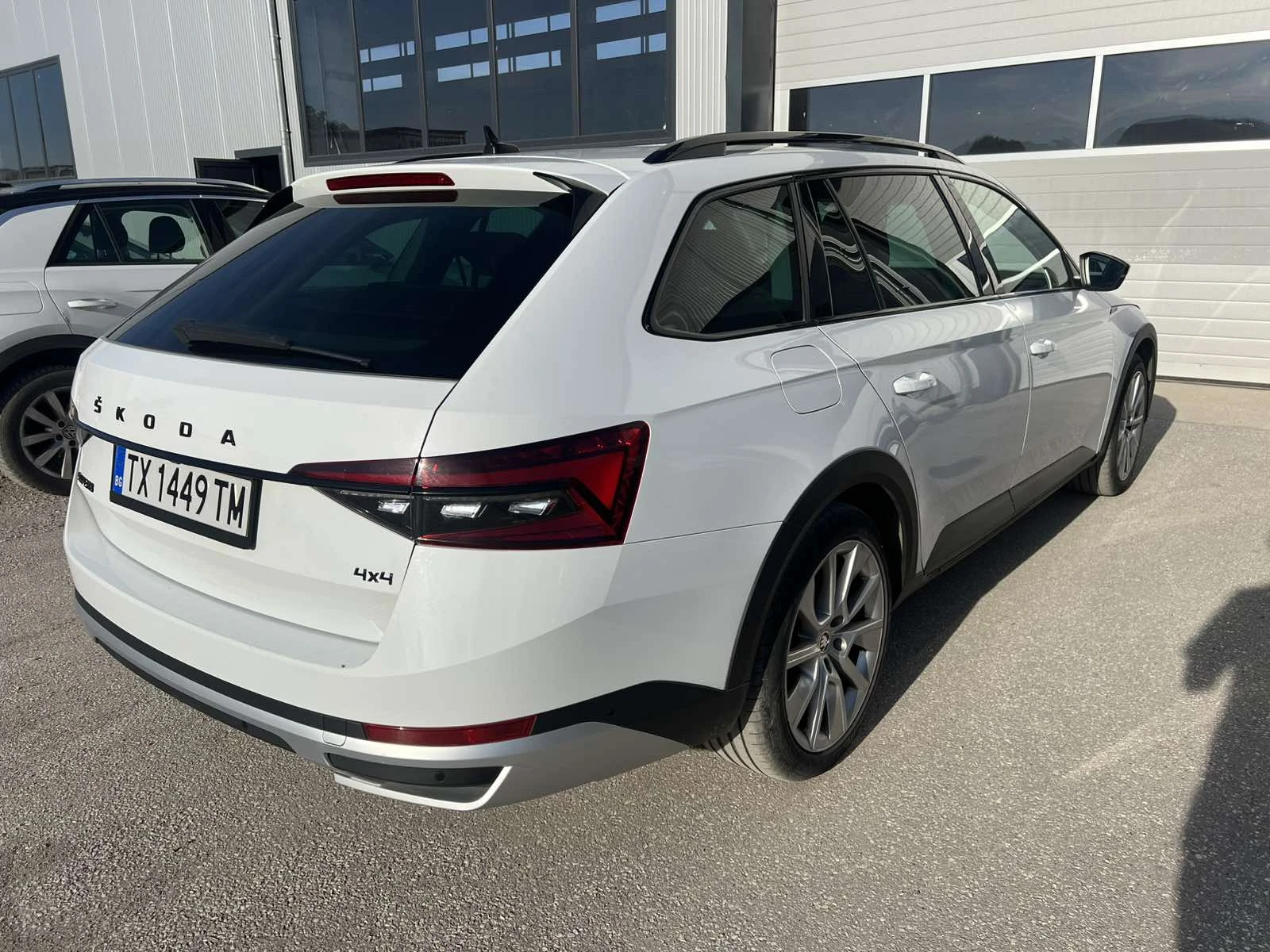 Skoda Superb SCOUT 4x4, снимка 7 - Автомобили и джипове - 56598724