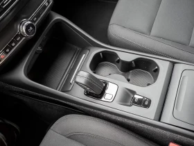 Volvo XC40 T3/MOMENTUM/163HP/PRO/PANO/CAM/CPLAY/619q, снимка 10