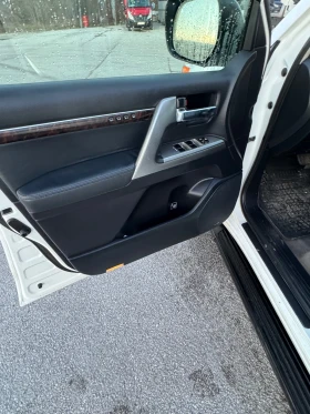 Toyota Land cruiser 200 4.5D V8 272ps Facelift - 70000 лв. / 35790.43 € - 93700304 9