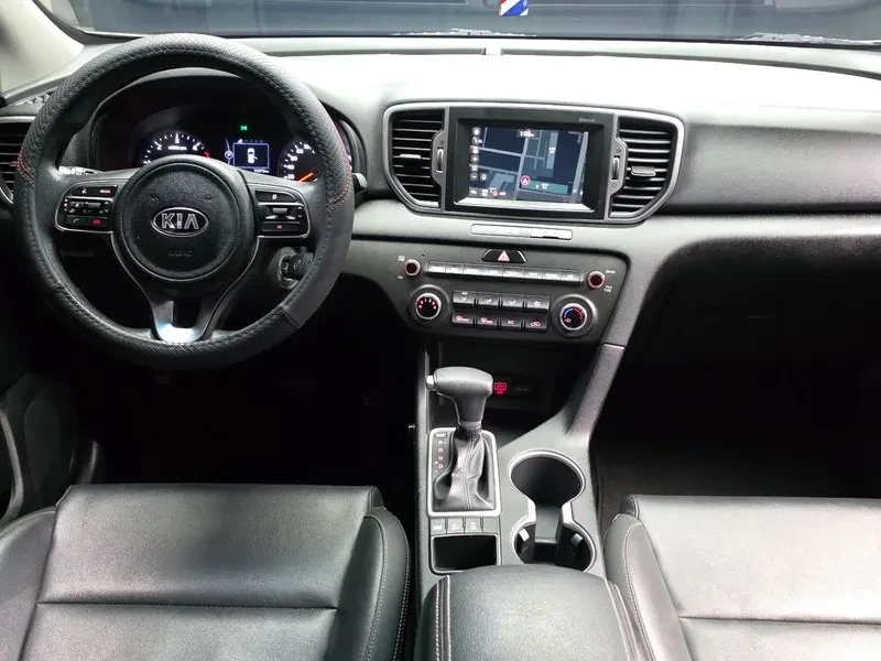 Kia Sportage 2.0 CRDi 4WD, снимка 7 - Автомобили и джипове - 54275009