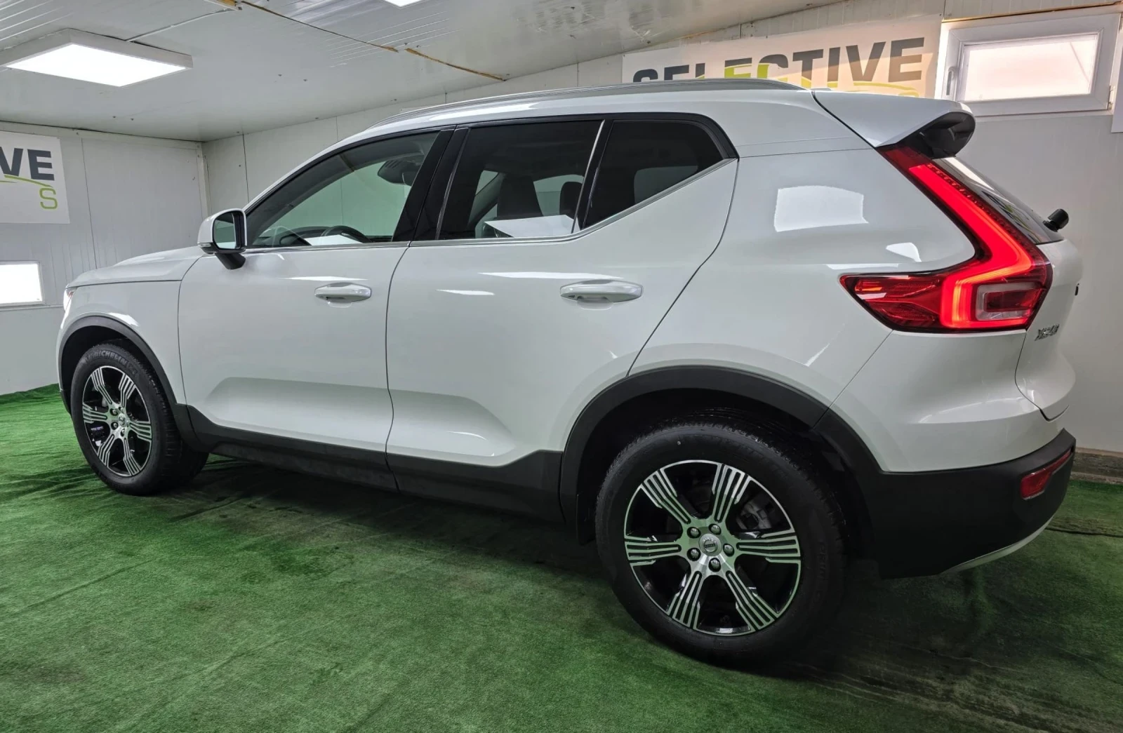 Volvo XC40  INSCRIPTION 2.0 T5 AWD  - изображение 3