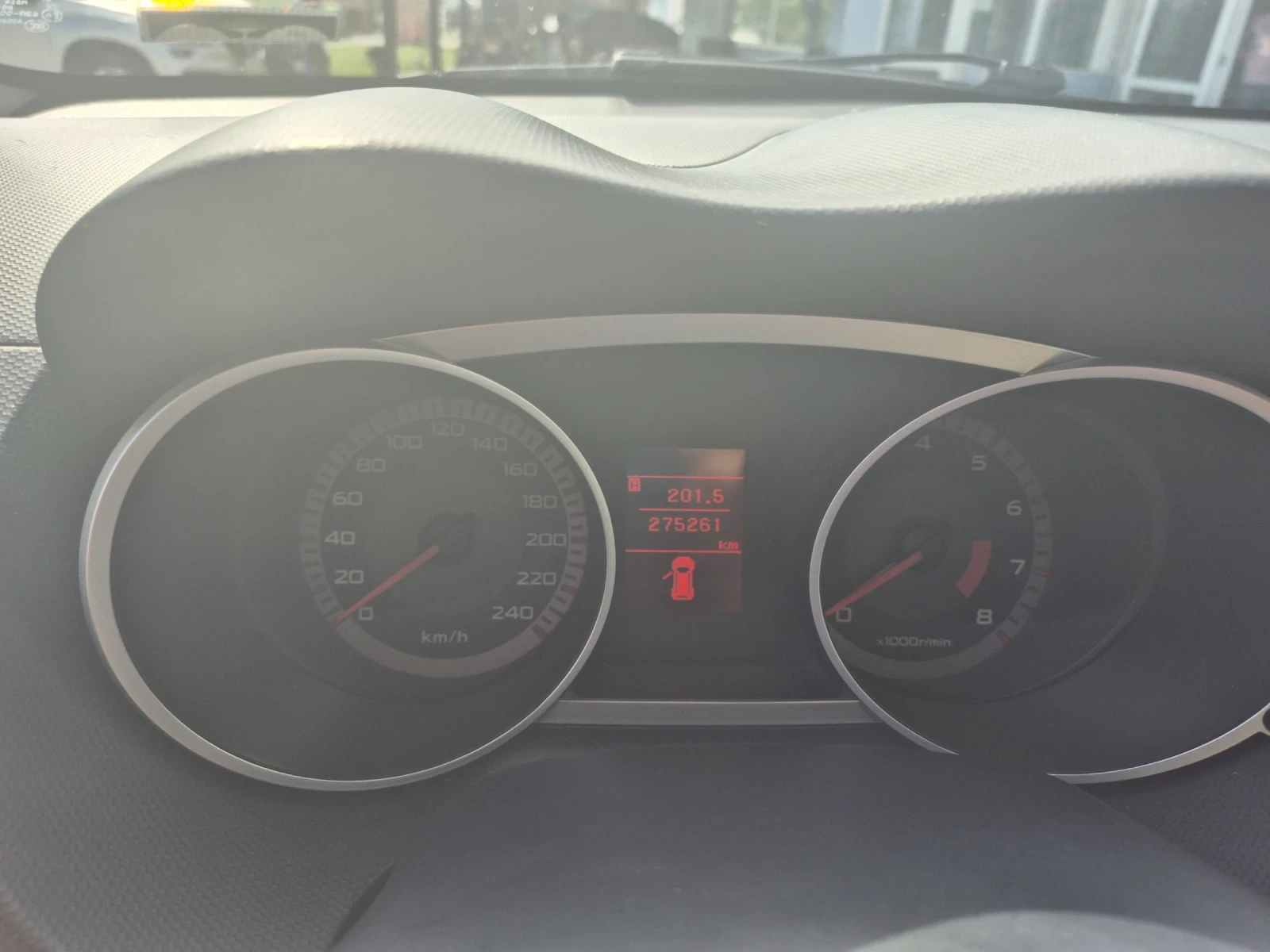 Mitsubishi Outlander 2.4 4x4  - изображение 8