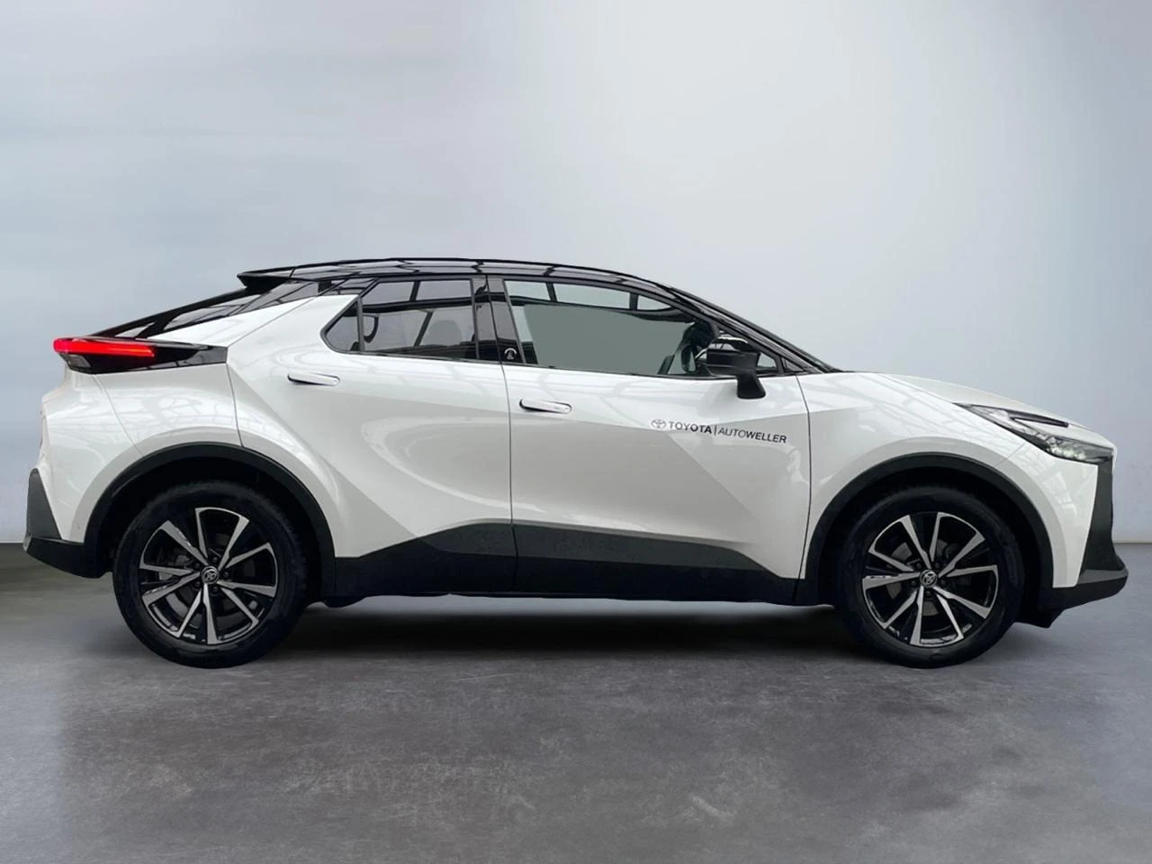Toyota C-HR 2.0 4X2  TEAM D TECH PAK НАЛИЧНА  - изображение 5
