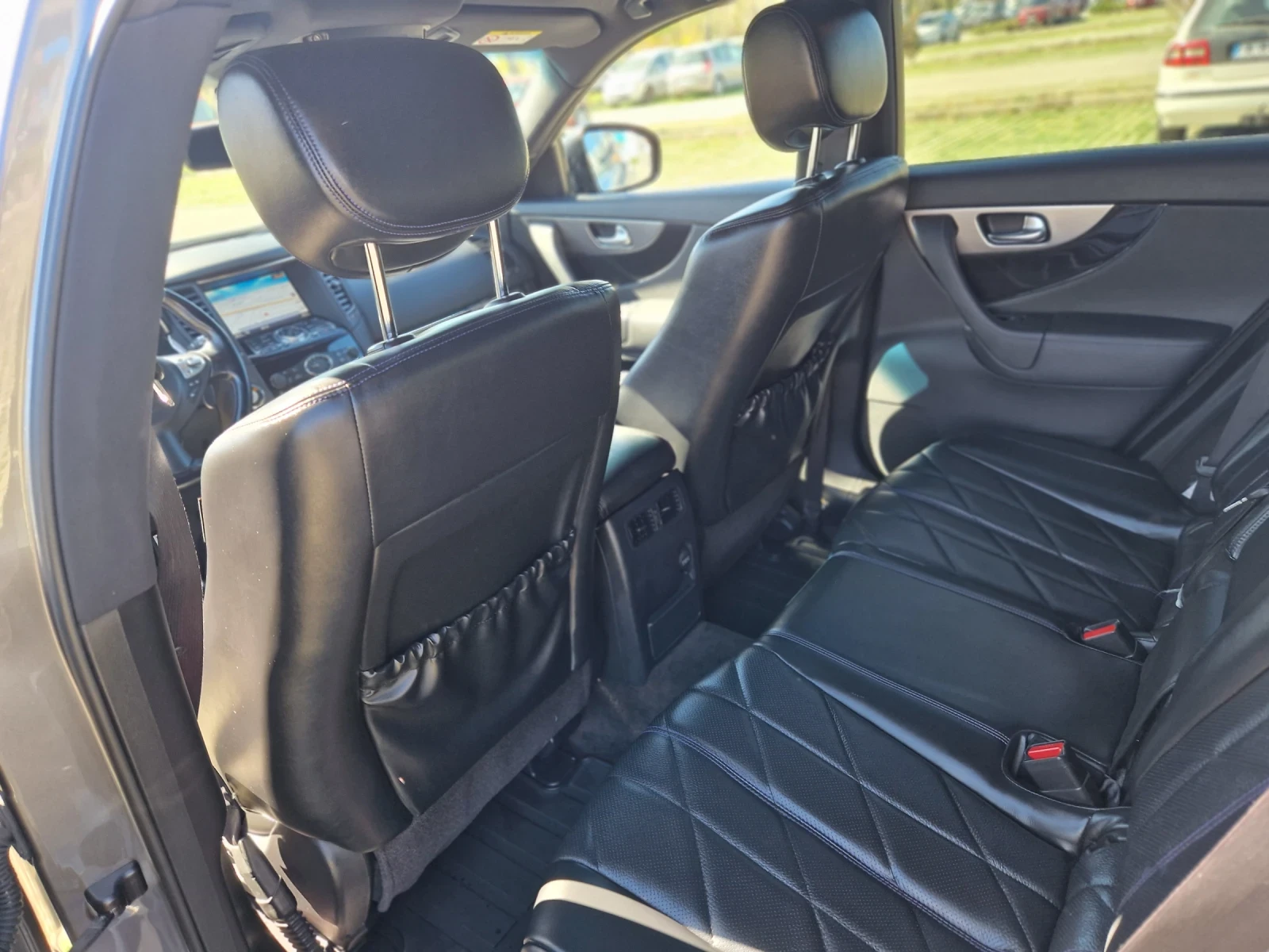 Infiniti QX70 S | Mobile.bg   11