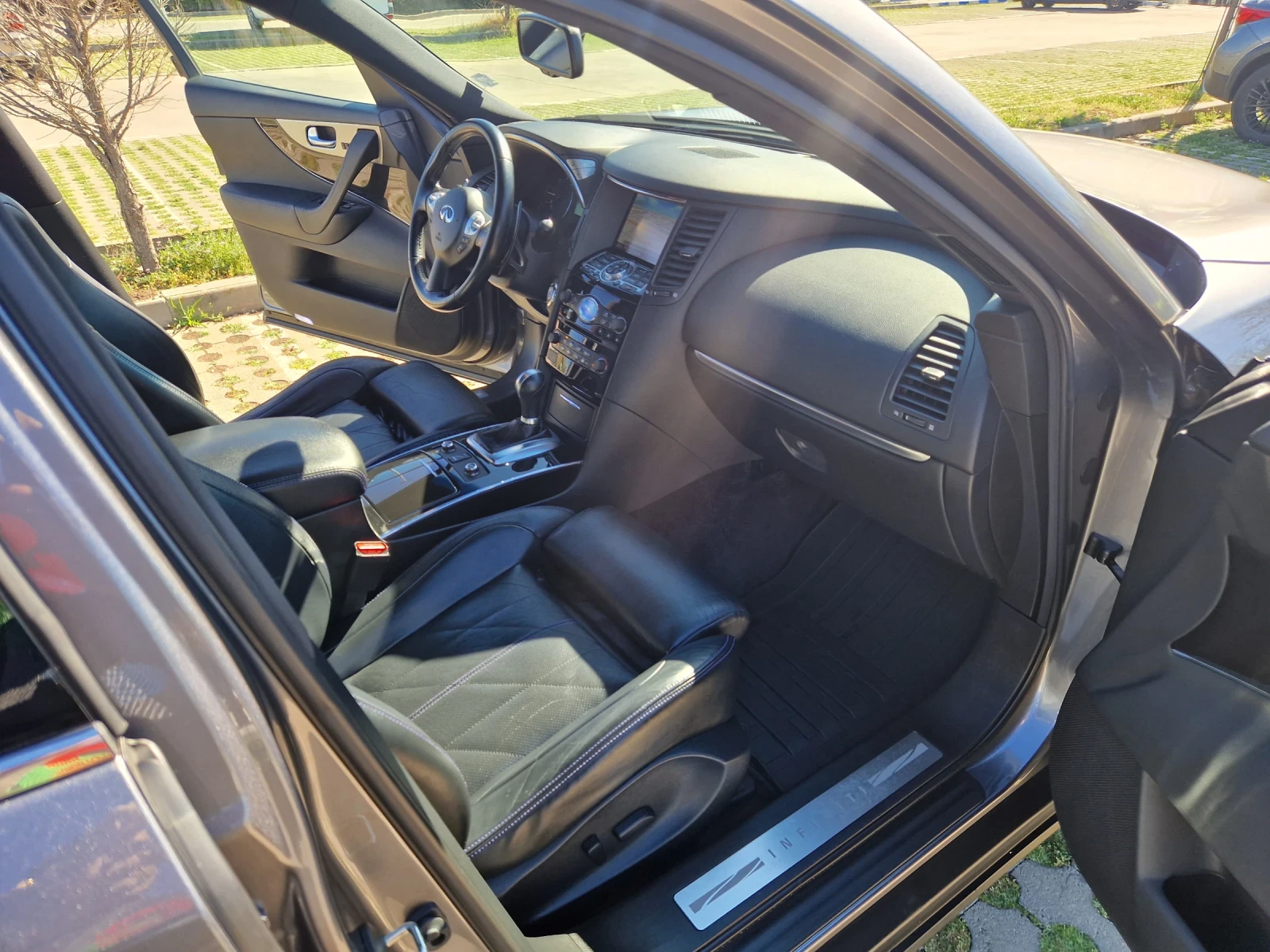 Infiniti QX70 S | Mobile.bg   12