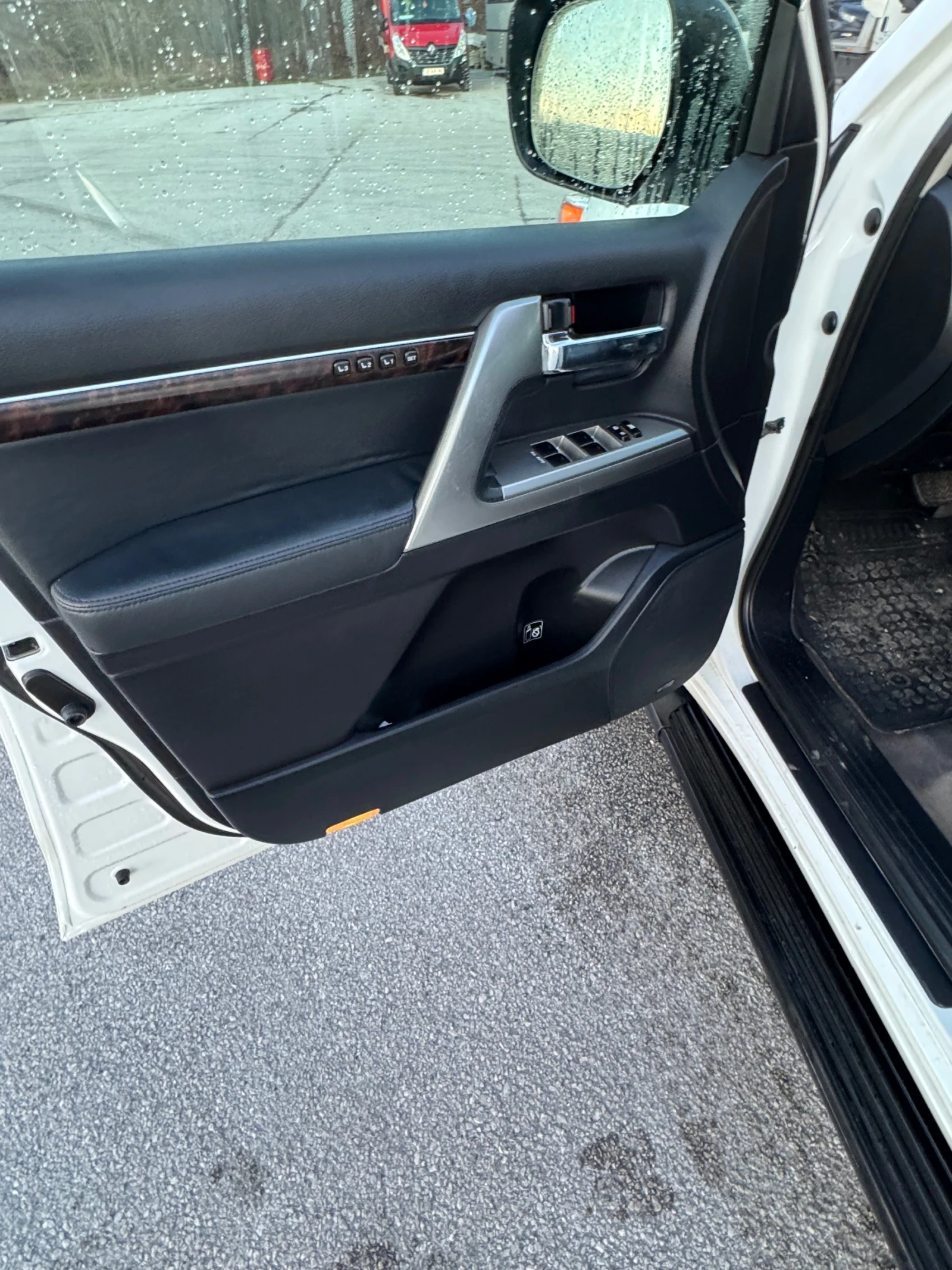 Toyota Land cruiser 200 4.5D V8 272ps Facelift - изображение 9