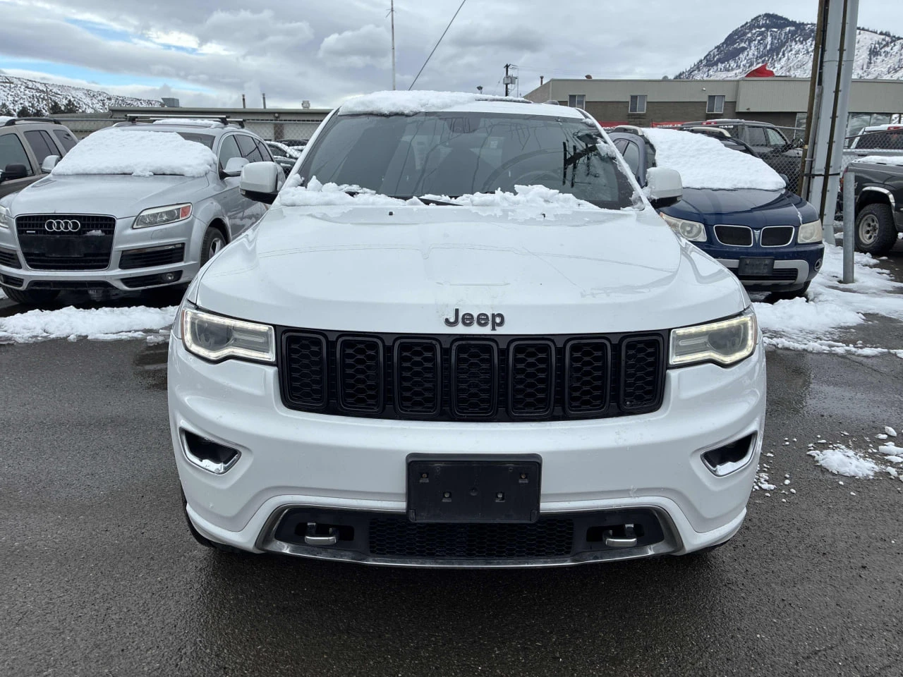 Jeep Grand cherokee OVERLAND* HEMI* 8ZF* Втори Фейс* 2 чифта джанти* , снимка 2 - Автомобили и джипове - 53915365