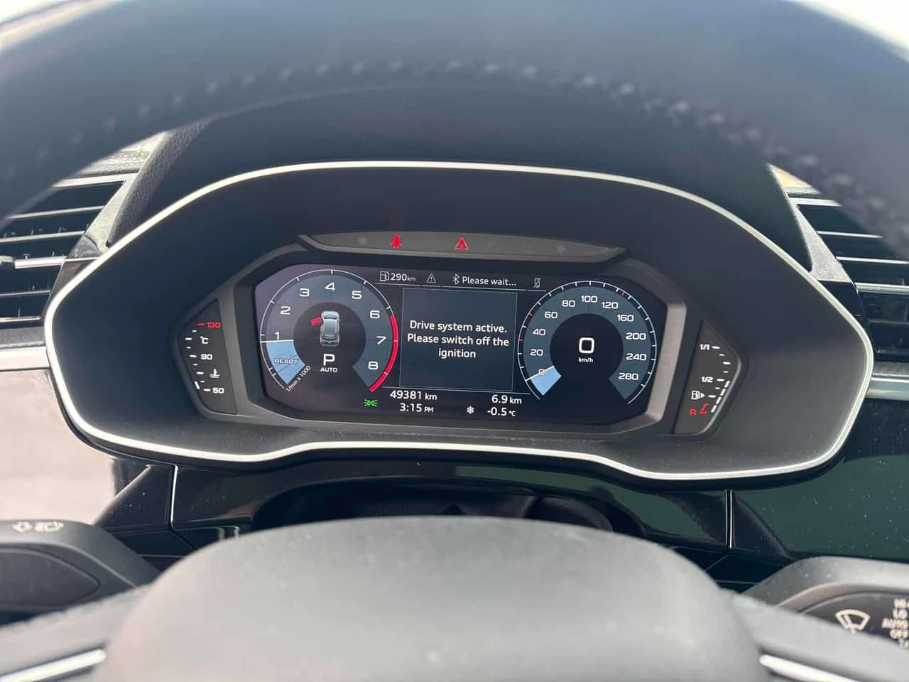 Audi Q3 Komfort/CARFAX/ПАНОРАМА/ПОДГРЕВИ, снимка 8 - Автомобили и джипове - 53919113