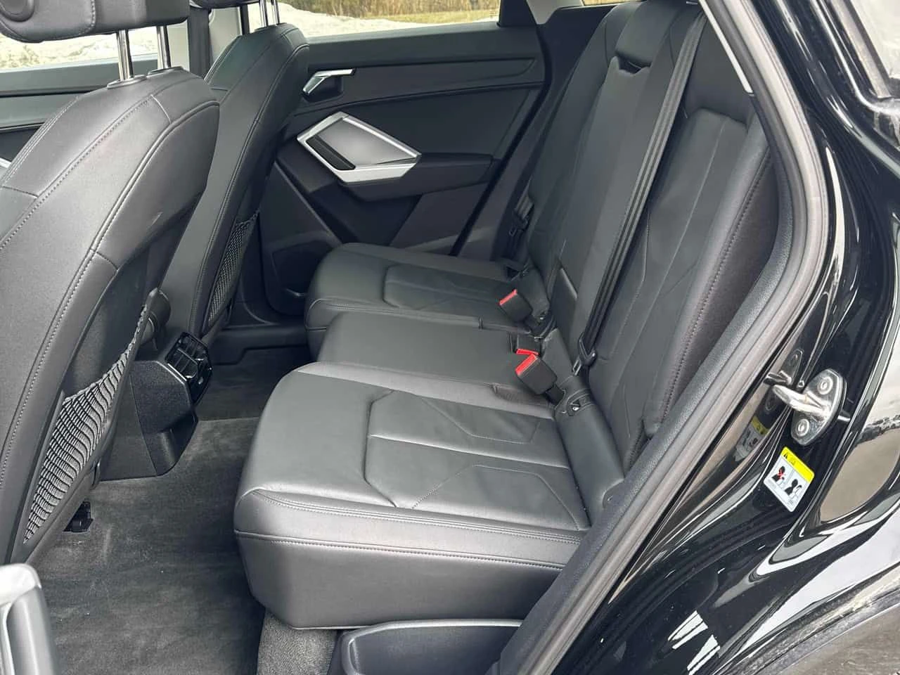 Audi Q3 Komfort/CARFAX/ПАНОРАМА/ПОДГРЕВИ, снимка 12 - Автомобили и джипове - 53919113