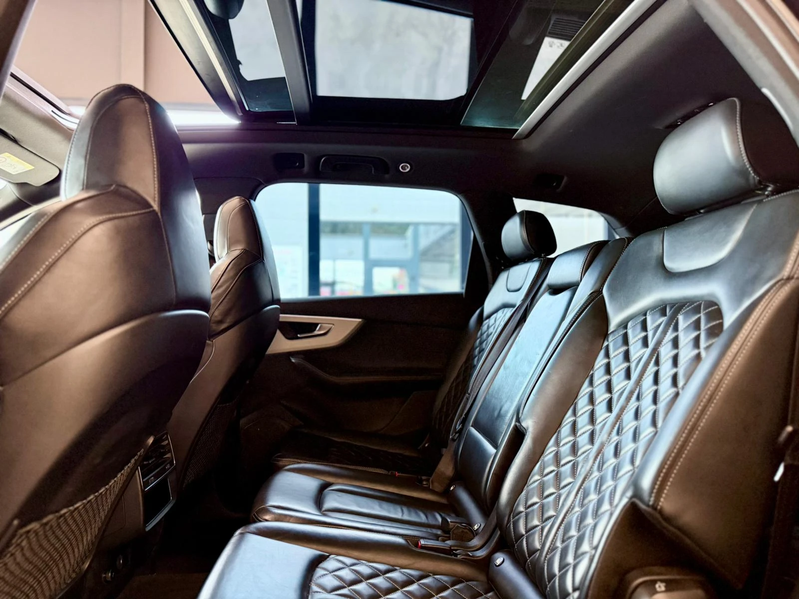Audi SQ7 7 Местен* Pano* Подгрев* Лизинг , снимка 14 - Автомобили и джипове - 54647825
