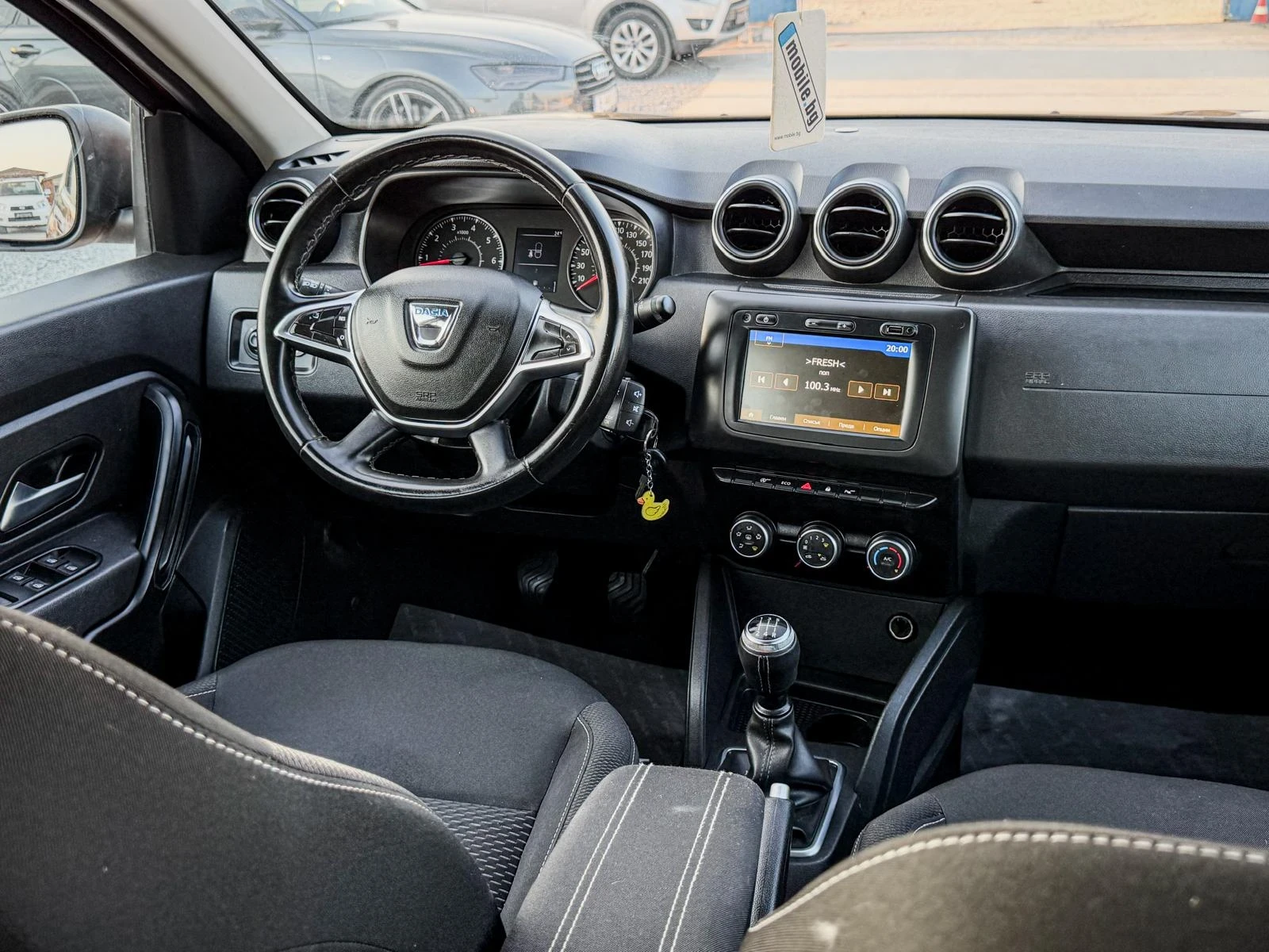 Dacia Duster 1.6i - GAZ - 114k.c., снимка 9 - Автомобили и джипове - 55111639