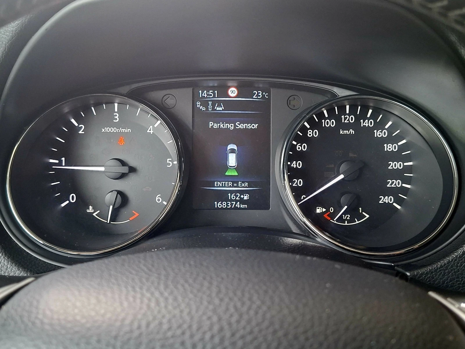 Nissan Qashqai 1.5dci/Кожа/Панорама/Фул, снимка 17 - Автомобили и джипове - 55138339