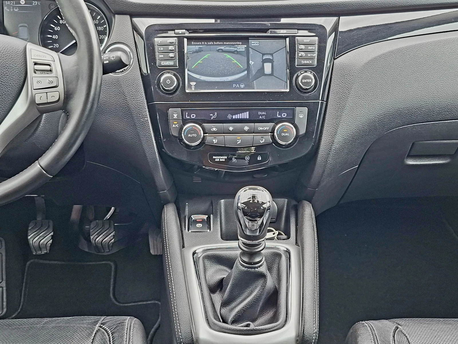 Nissan Qashqai 1.5dci/Кожа/Панорама/Фул, снимка 13 - Автомобили и джипове - 55138339