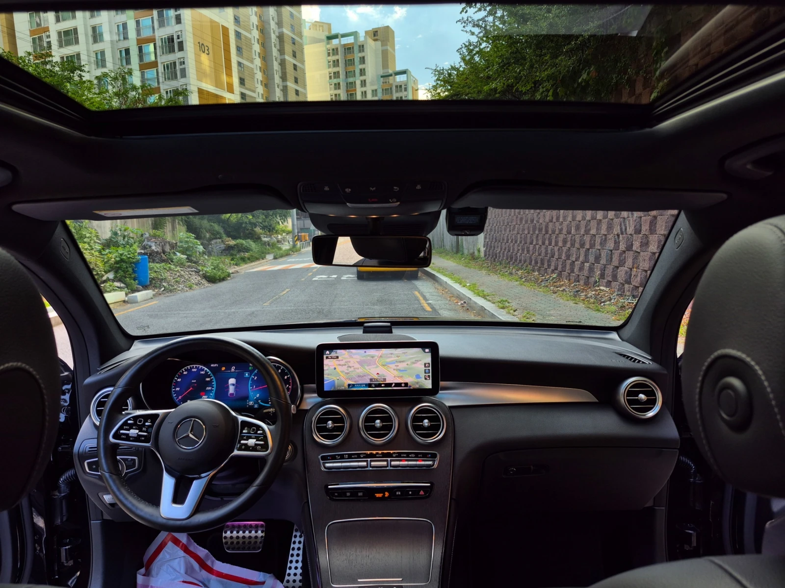 Mercedes-Benz GLC 300 4MATIC Coupé, снимка 8 - Автомобили и джипове - 55475164