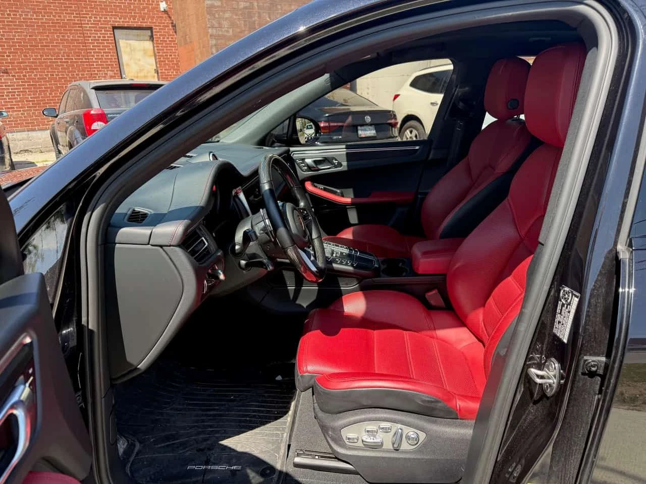 Porsche Macan  GTS * DISTRONIC* 360* BOSE* , снимка 5 - Автомобили и джипове - 55664436