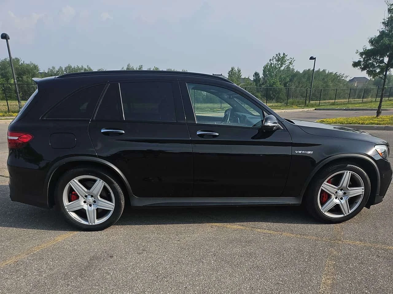 Mercedes-Benz GLC 63 AMG  S/BURMESTER/ДИСТРОНИК/ПАНО/CARFAX, снимка 3 - Автомобили и джипове - 55684239