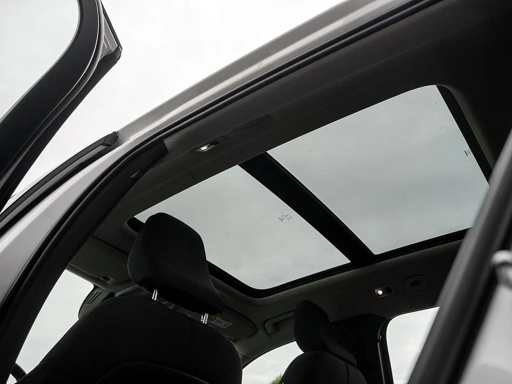Volvo XC40 T3/MOMENTUM/163HP/PRO/PANO/CAM/CPLAY/619q, снимка 13 - Автомобили и джипове - 55735387