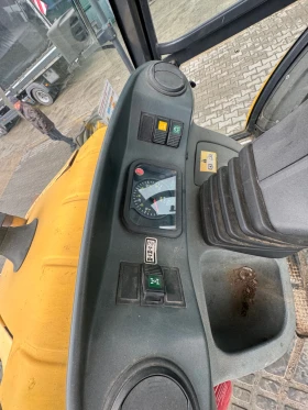 Багер New Holland LB95-4PT, снимка 12