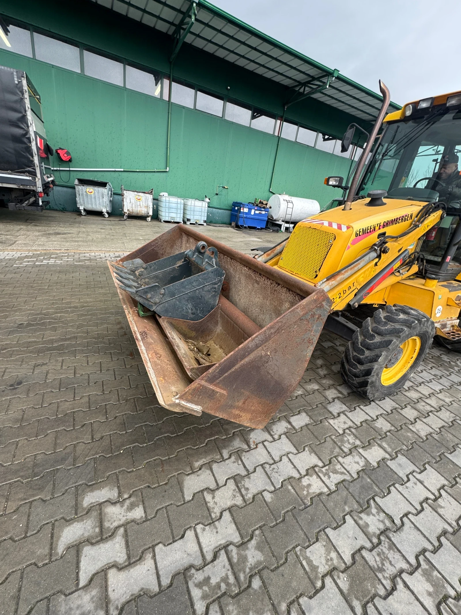 Багер New Holland LB95-4PT, снимка 16 - Индустриална техника - 54030253