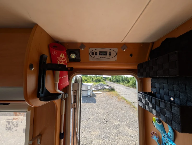 Кемпер Dethleffs, снимка 9 - Каравани и кемпери - 50715905