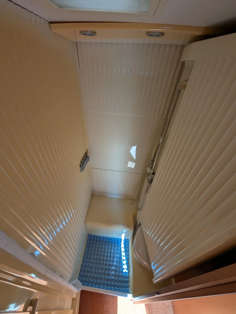 Кемпер Dethleffs, снимка 16 - Каравани и кемпери - 50715905