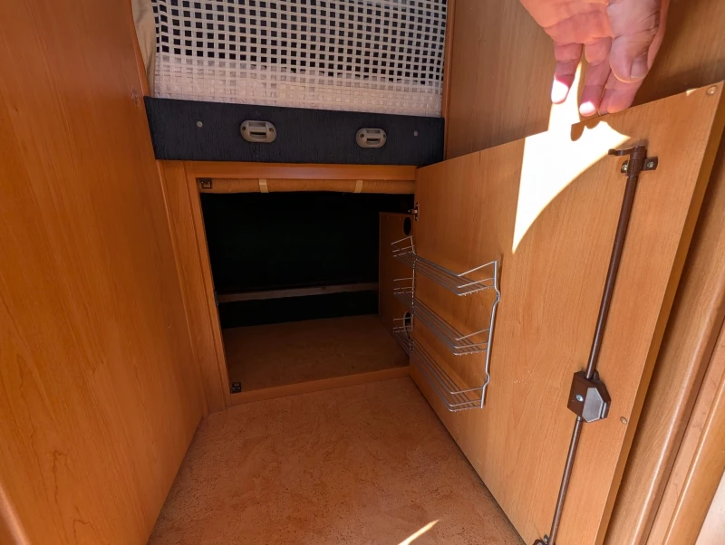 Кемпер Dethleffs, снимка 11 - Каравани и кемпери - 50715905