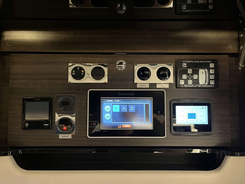 Кемпер Concorde Charisma 2025 3.0 Iveco  FULL Centurion Style, снимка 8 - Каравани и кемпери - 51126947