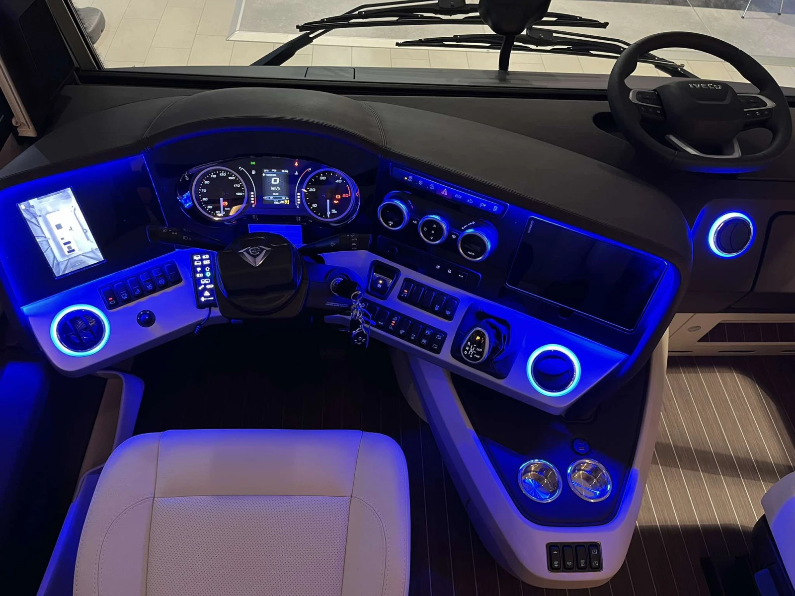 Кемпер Concorde Charisma 2025 3.0 Iveco  FULL Centurion Style - изображение 3